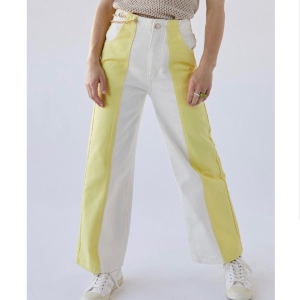 Urban Outfitters BDG High And Wide Straight Jeans Size 27